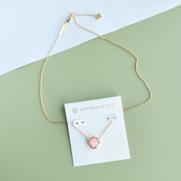 Kendra Scott Brynne Blush Ivory Mother-of-Pearl Shell Necklace - Gold - Picture 3 of 4